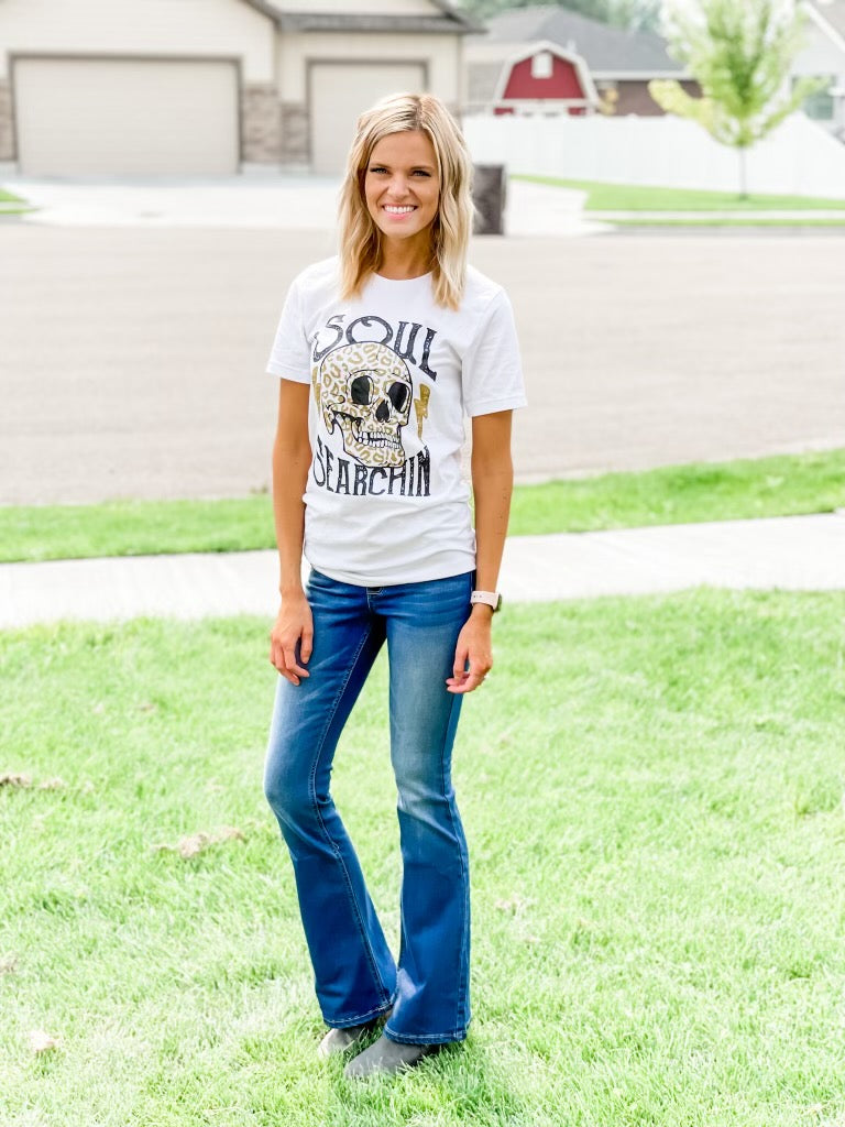 Soul Searching Tee - Black Feather Boutique